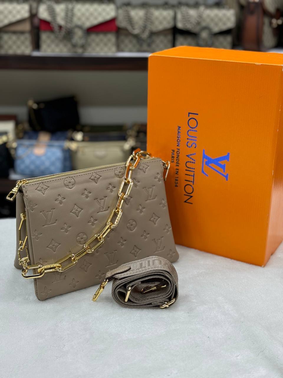 COUSSIN MEDIUM BAG