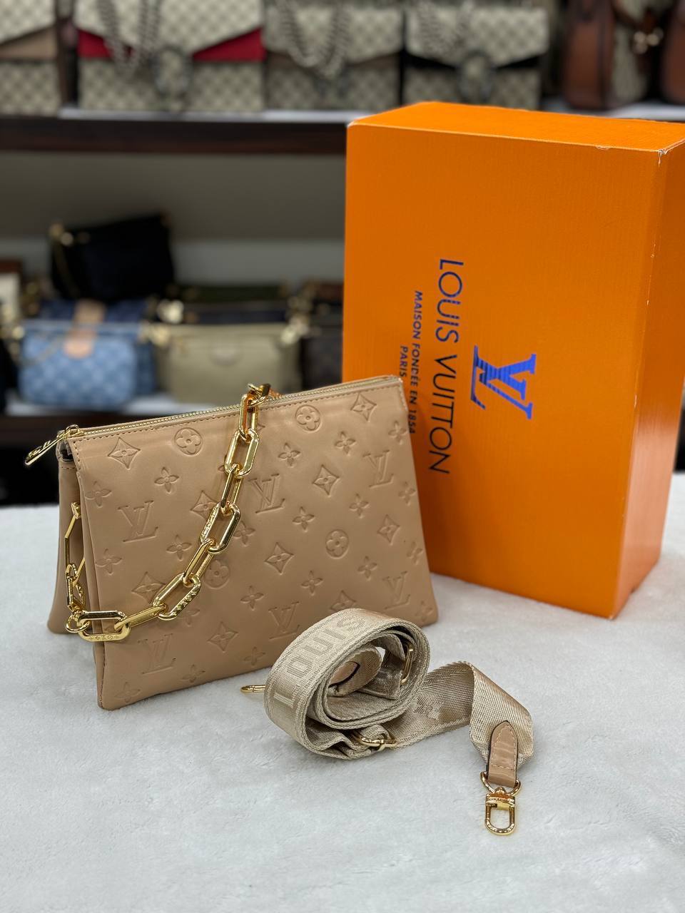 COUSSIN MEDIUM BAG